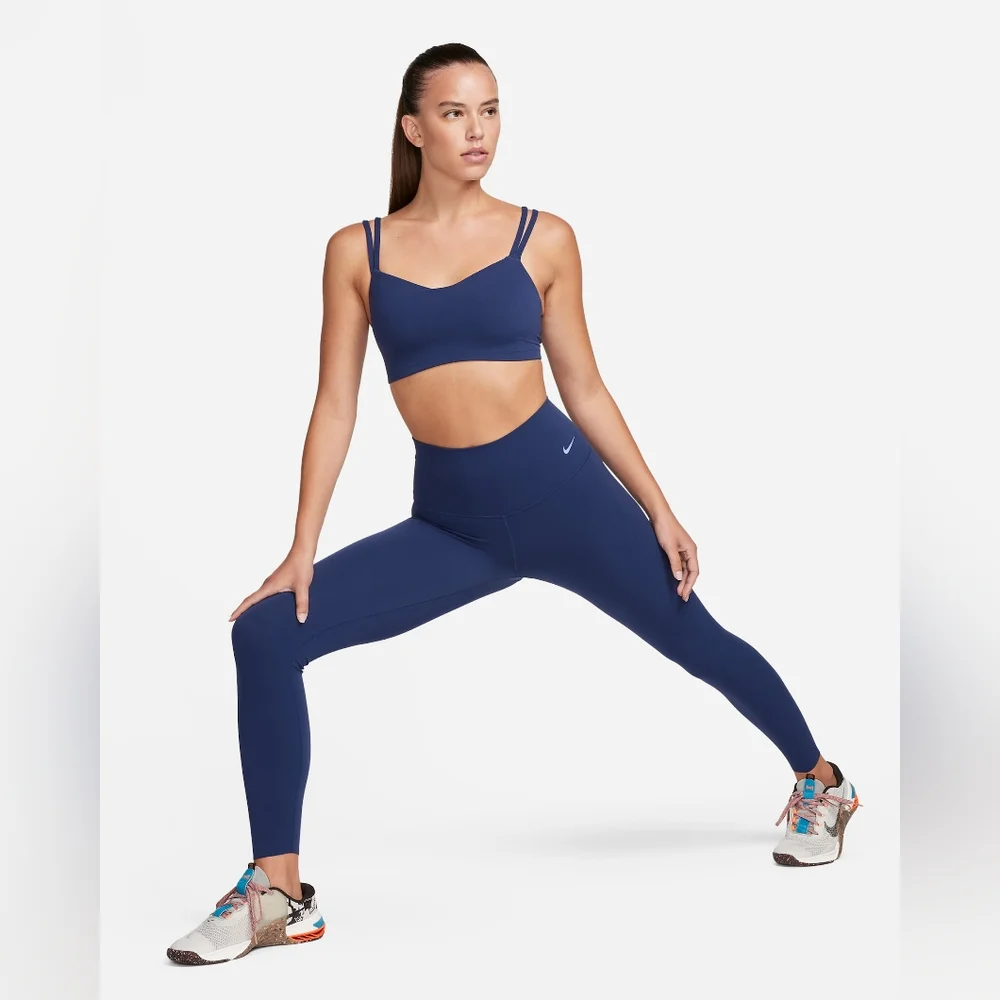 ✨️✨️NWT✨️✨️ Nike Zenvy Strappy Womens Light-Support Padded Sports Bra